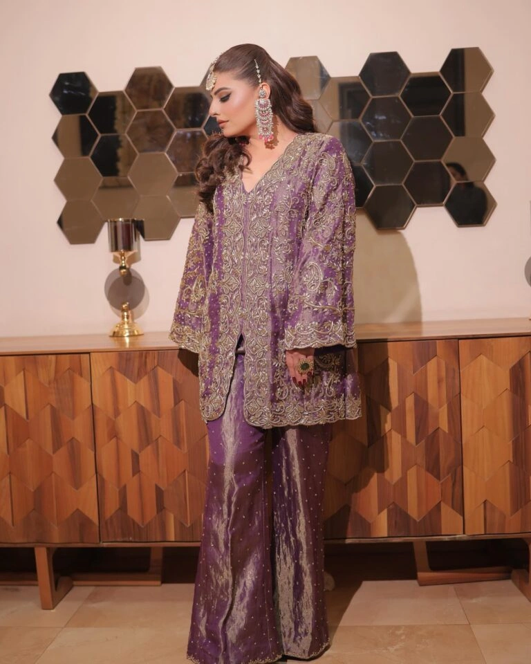 Amira